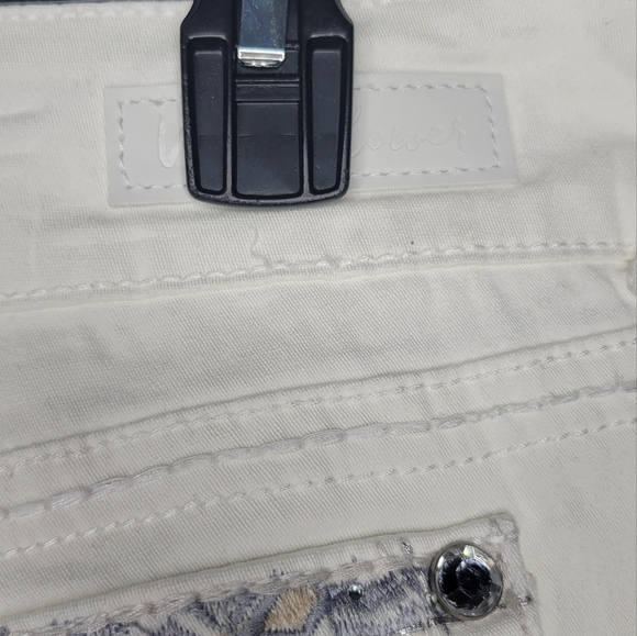 Juniors' WallFlower Curvy Bling Shorts - Picture 6 of 8